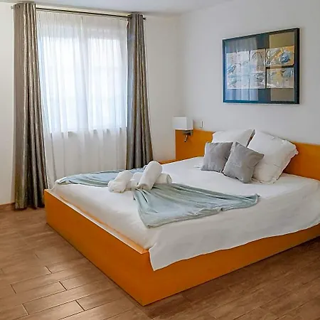 Art Hotel 3*